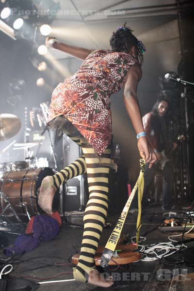 NOISETTES - 2006-04-03 - PARIS - Nouveau Casino - 
